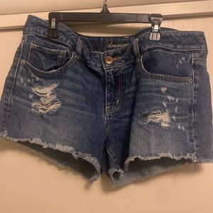 Distressed shortie’s! Excellent condition! Worn only 1 time!